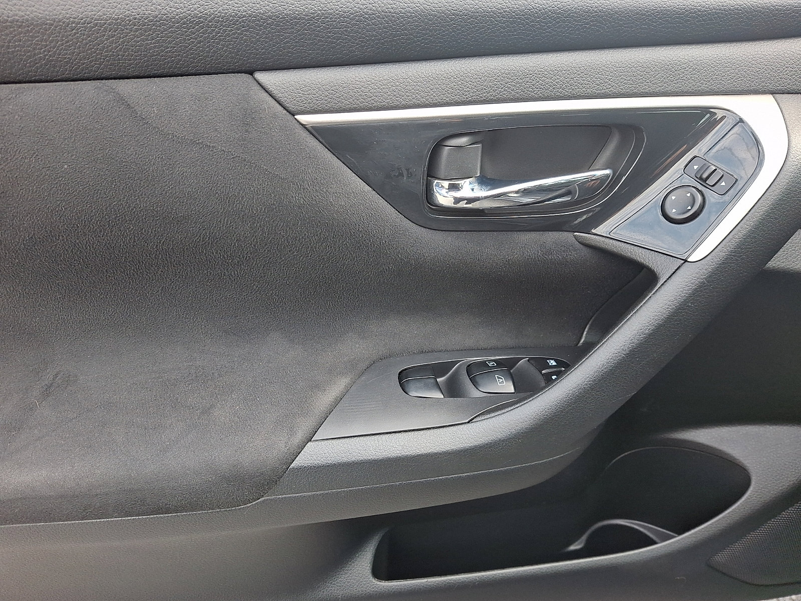 Used 2014 Nissan Altima 2.5 SV w/ Convenience Package image 12