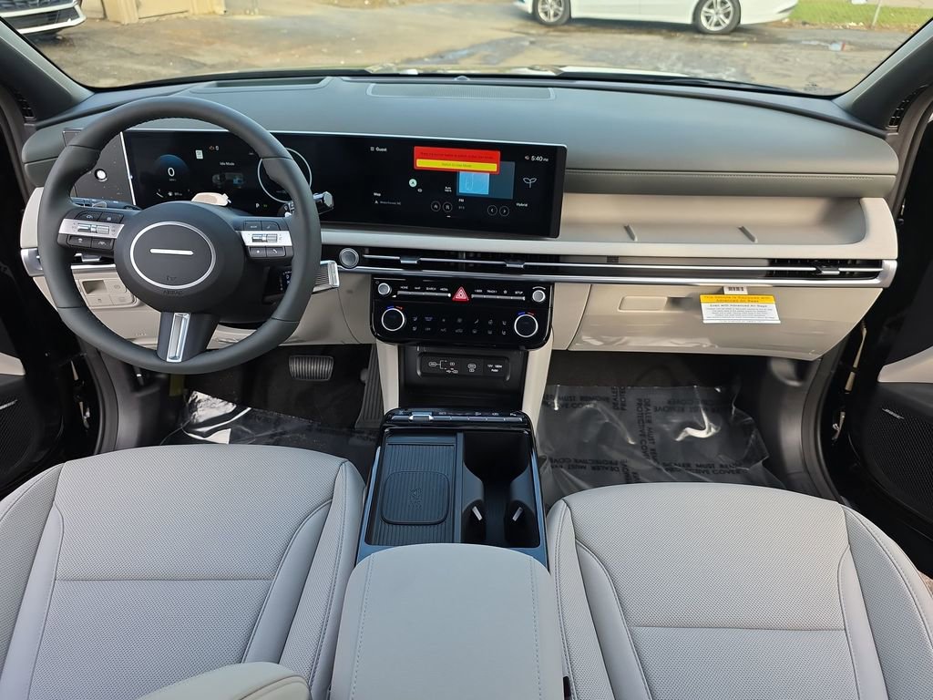 New 2025 Hyundai Tucson Limited image 17