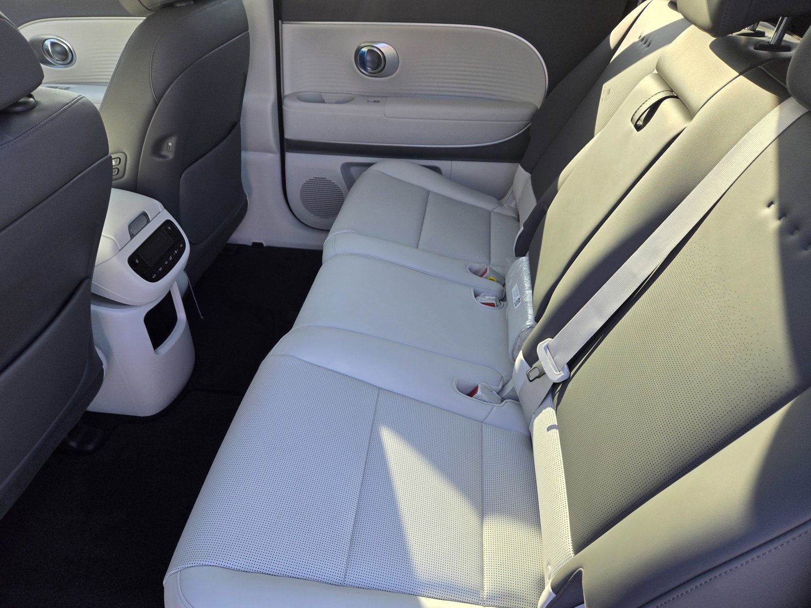 New 2026 Hyundai Ioniq 9 SEL image 13