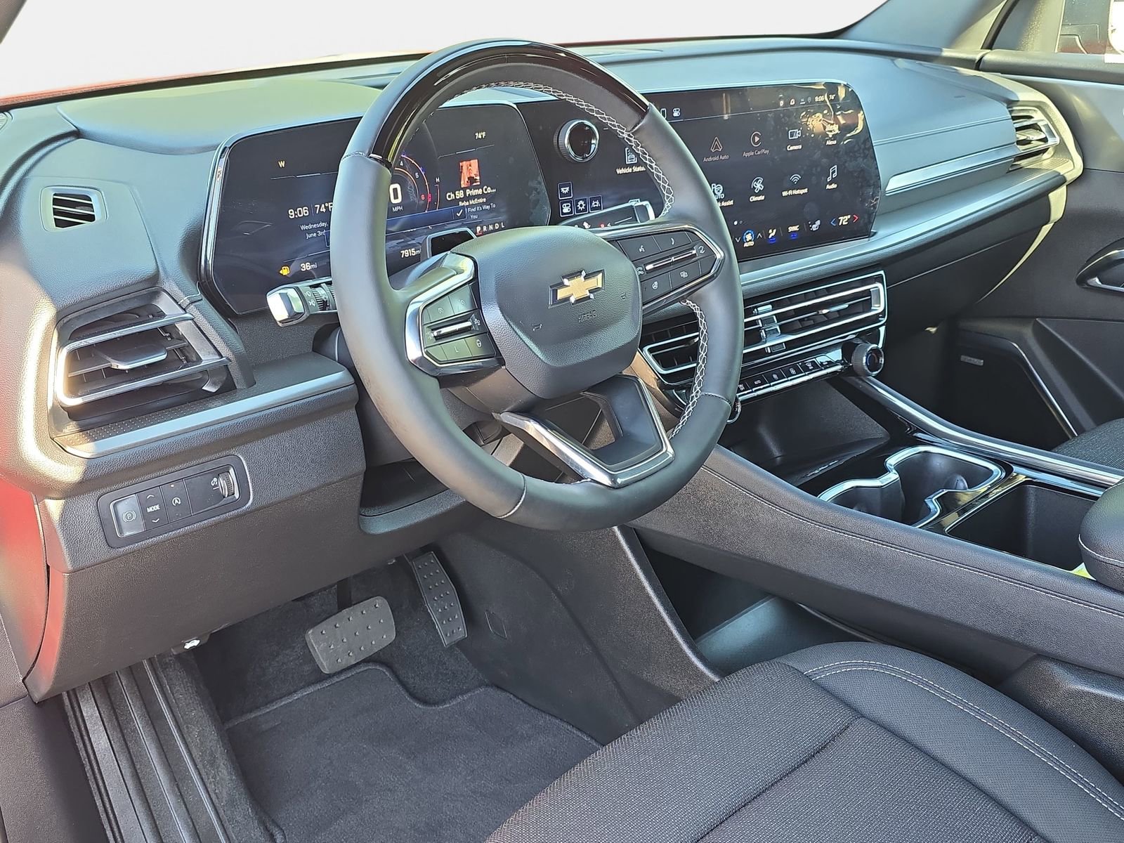 Used 2025 Chevrolet Traverse LT w/ Enhanced Driving Package FWD image 17