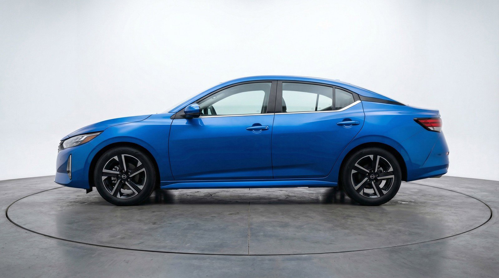 Used 2025 Nissan Sentra SV FWD image 5