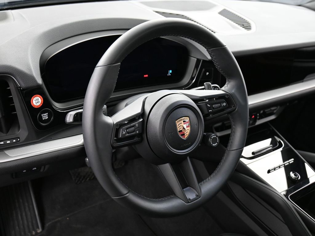 Certified 2025 Porsche Cayenne image 16
