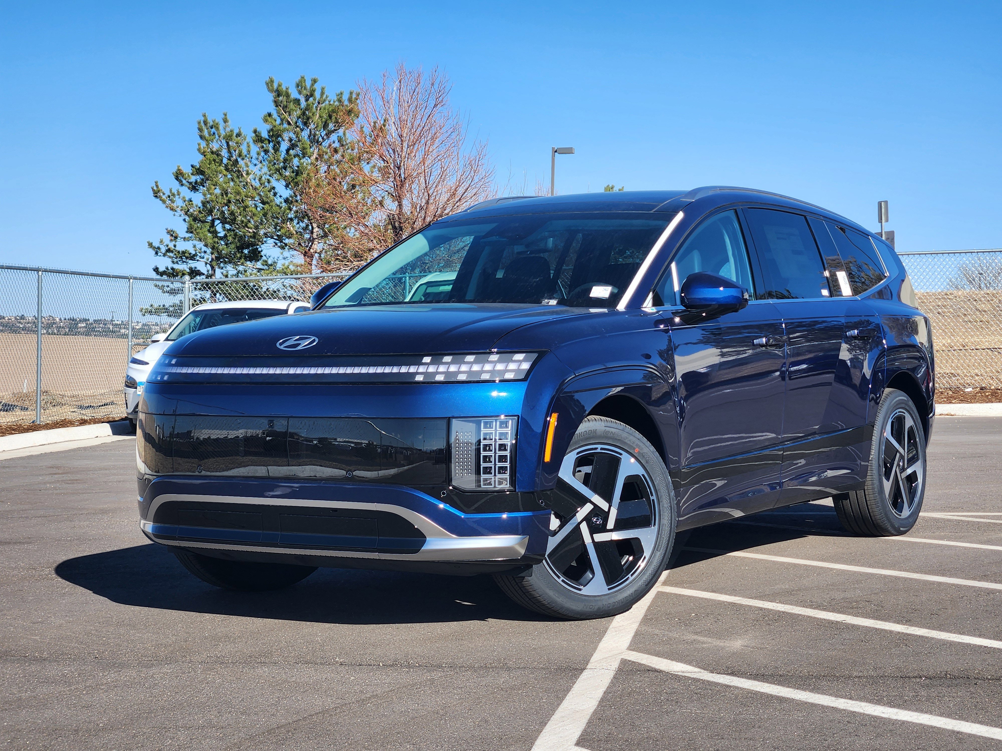 New 2026 Hyundai Ioniq 9 Calligraphy w/ Tow & Go Package video 1