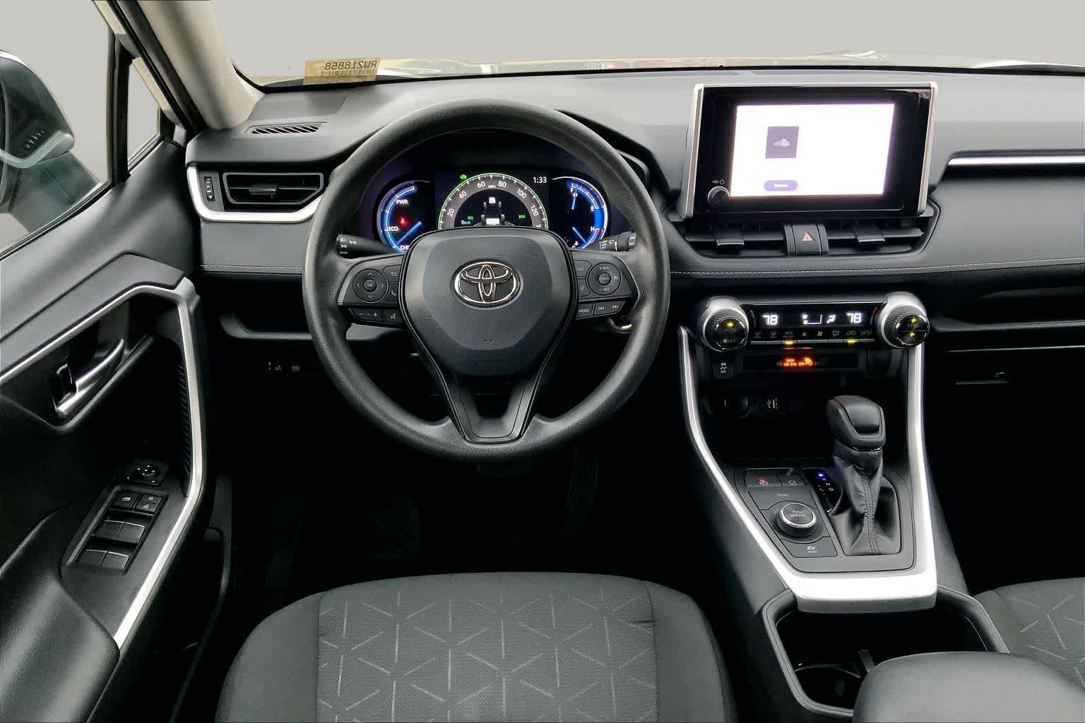 Used 2024 Toyota RAV4 XLE AWD/4WD image 11