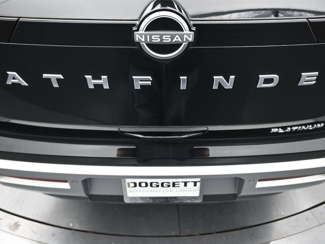 Used 2024 Nissan Pathfinder Platinum image 29