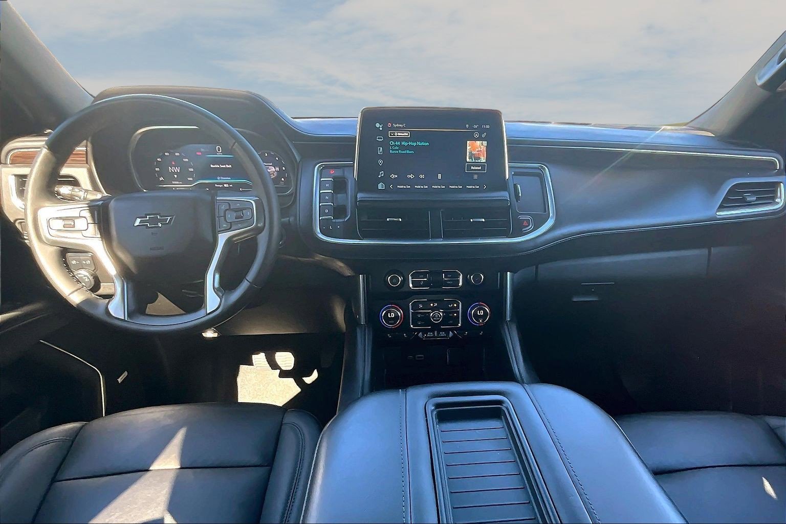 Used 2023 Chevrolet Suburban Z71 AWD/4WD image 7