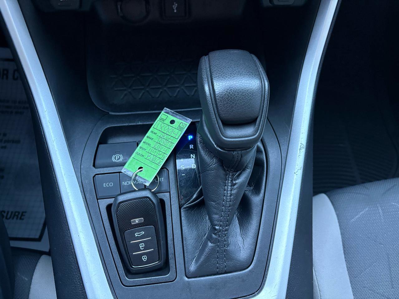 Used 2021 Toyota RAV4 XLE image 24