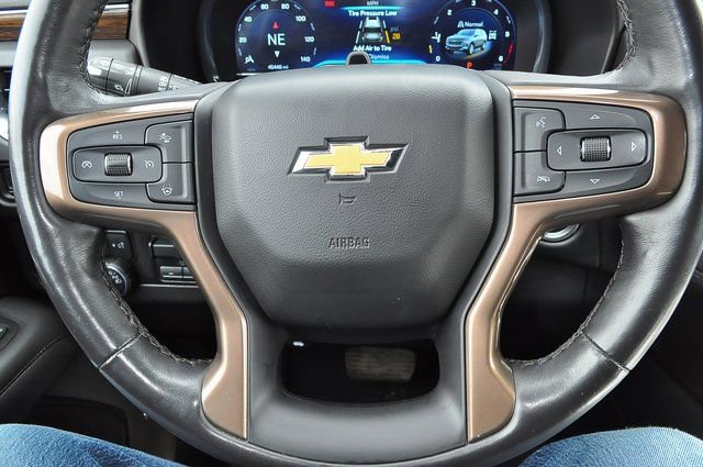 Used 2024 Chevrolet Suburban High Country w/ Advanced Technology Package image 30