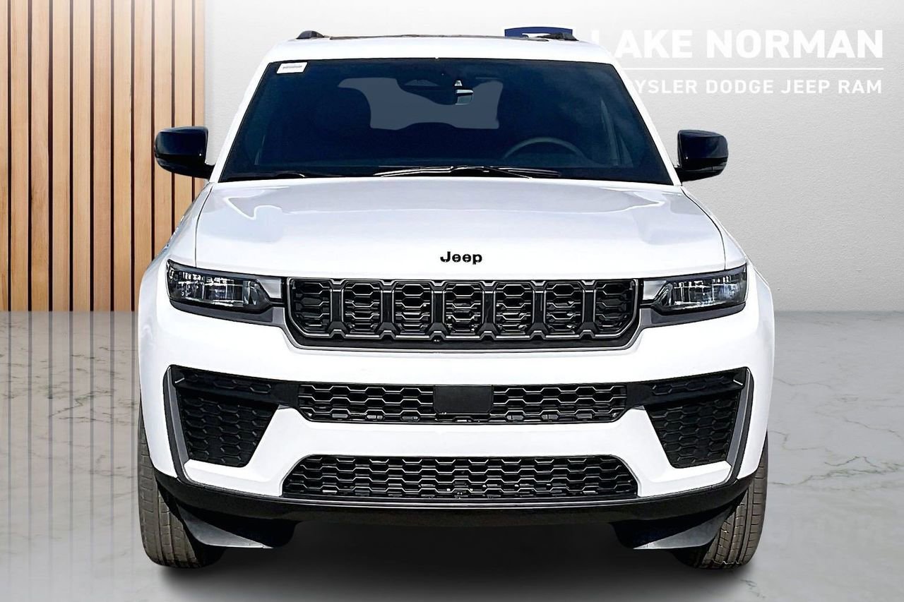New 2026 Jeep Grand Cherokee Altitude image 3