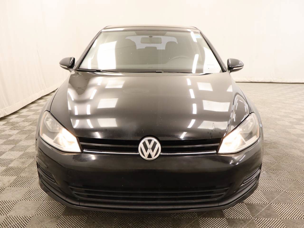 Used 2017 Volkswagen Golf S FWD image 4