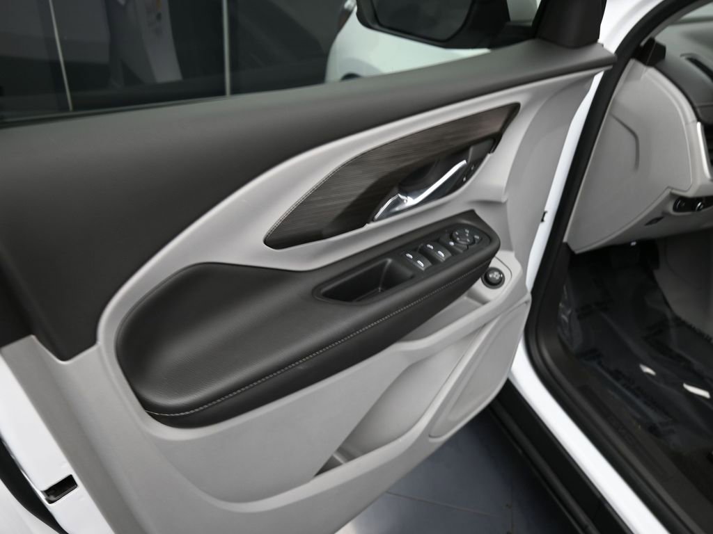 Used 2023 GMC Terrain SLE w/ Driver Convenience Package image 12