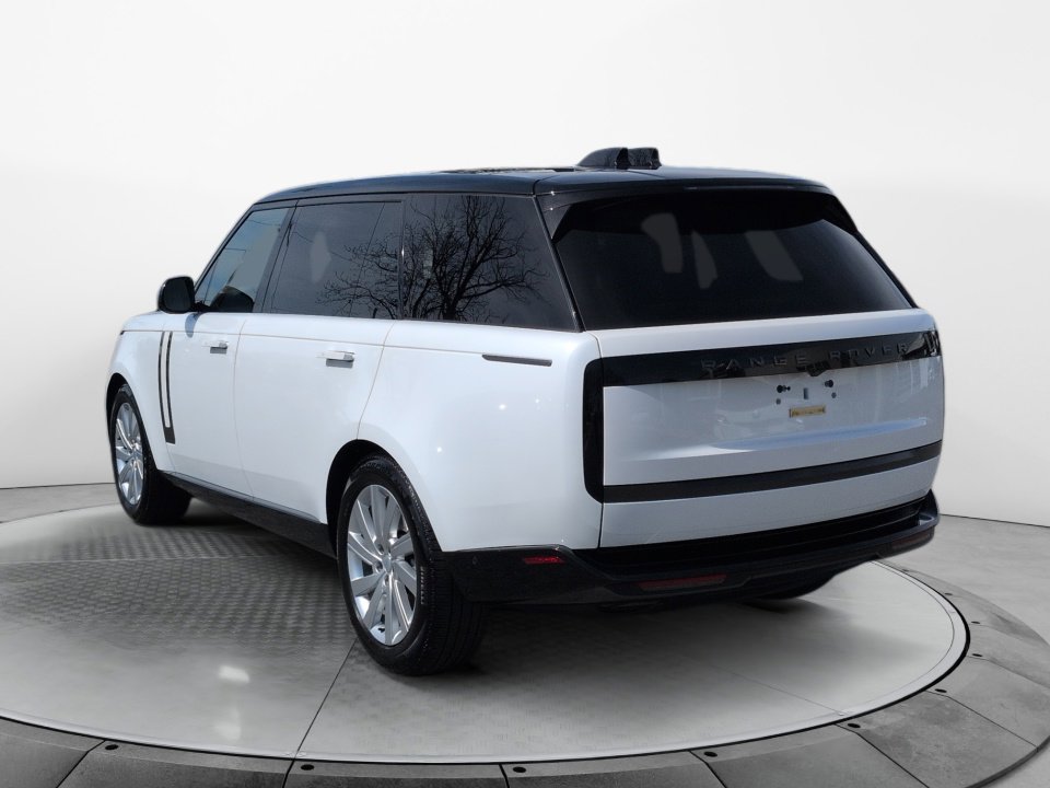 Certified 2025 Land Rover Range Rover Long Wheelbase SE AWD/4WD image 5