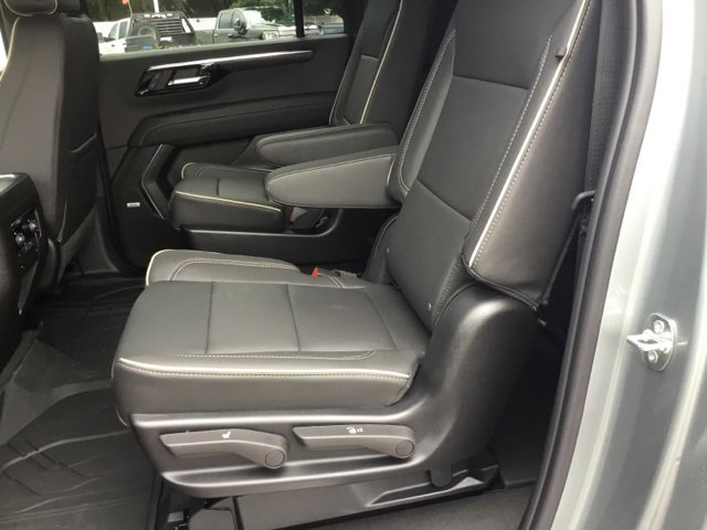 New 2025 Chevrolet Suburban Premier image 14