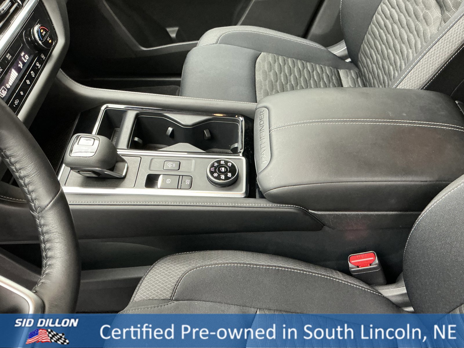 Used 2023 Nissan Pathfinder SV image 14