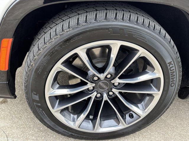 Used 2023 Jeep Wagoneer Series III w/ Premium Group I image 15