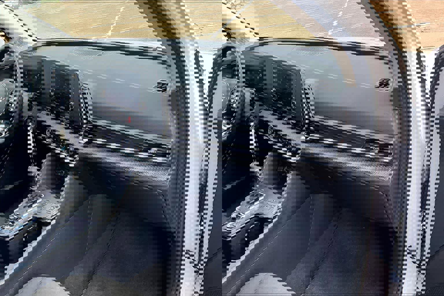 Certified 2025 Kia Sportage LX image 23