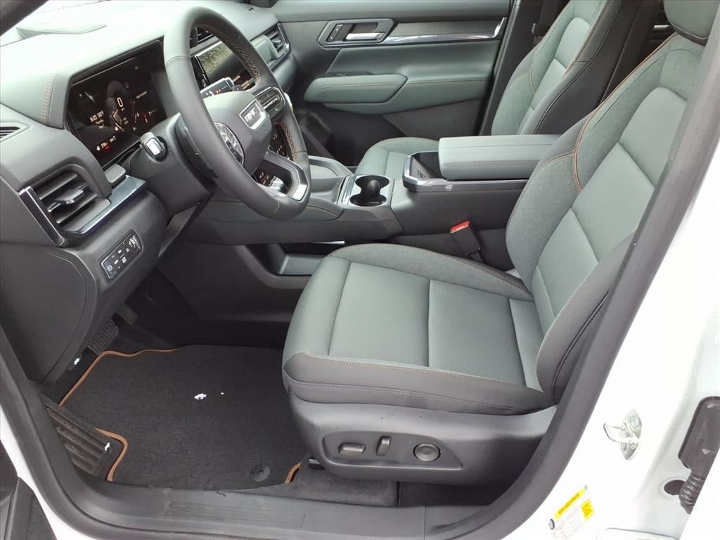 New 2026 GMC Terrain AT4 w/ Technology Package II AWD/4WD image 14