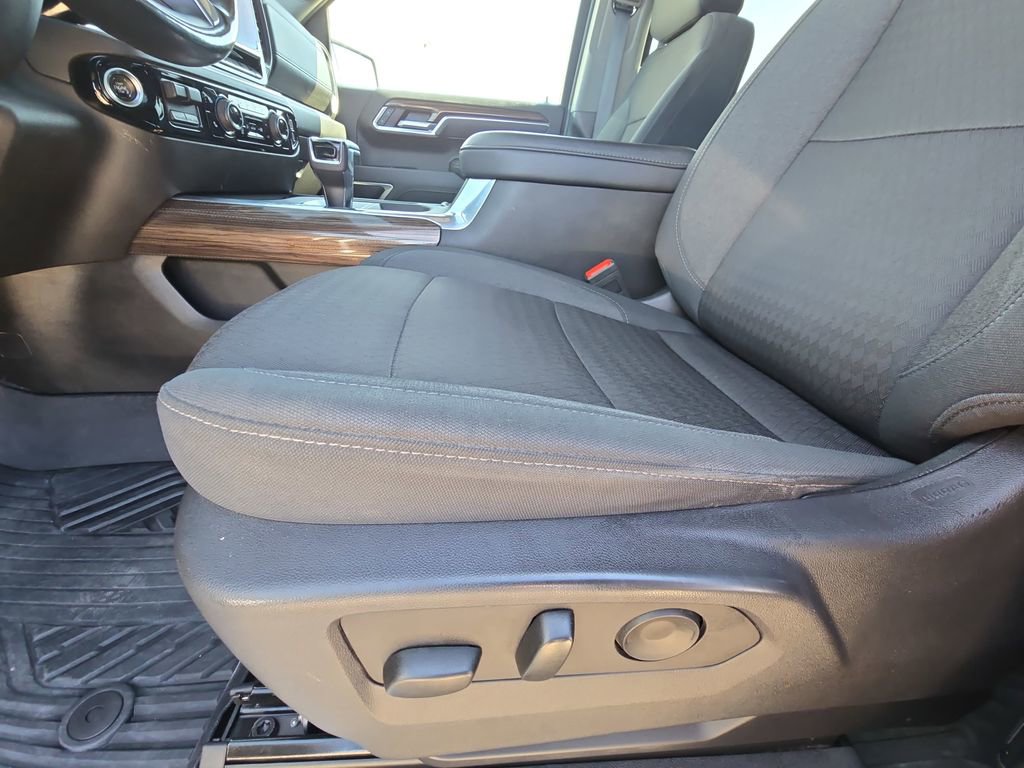 Used 2025 Chevrolet Silverado 1500 LT image 29