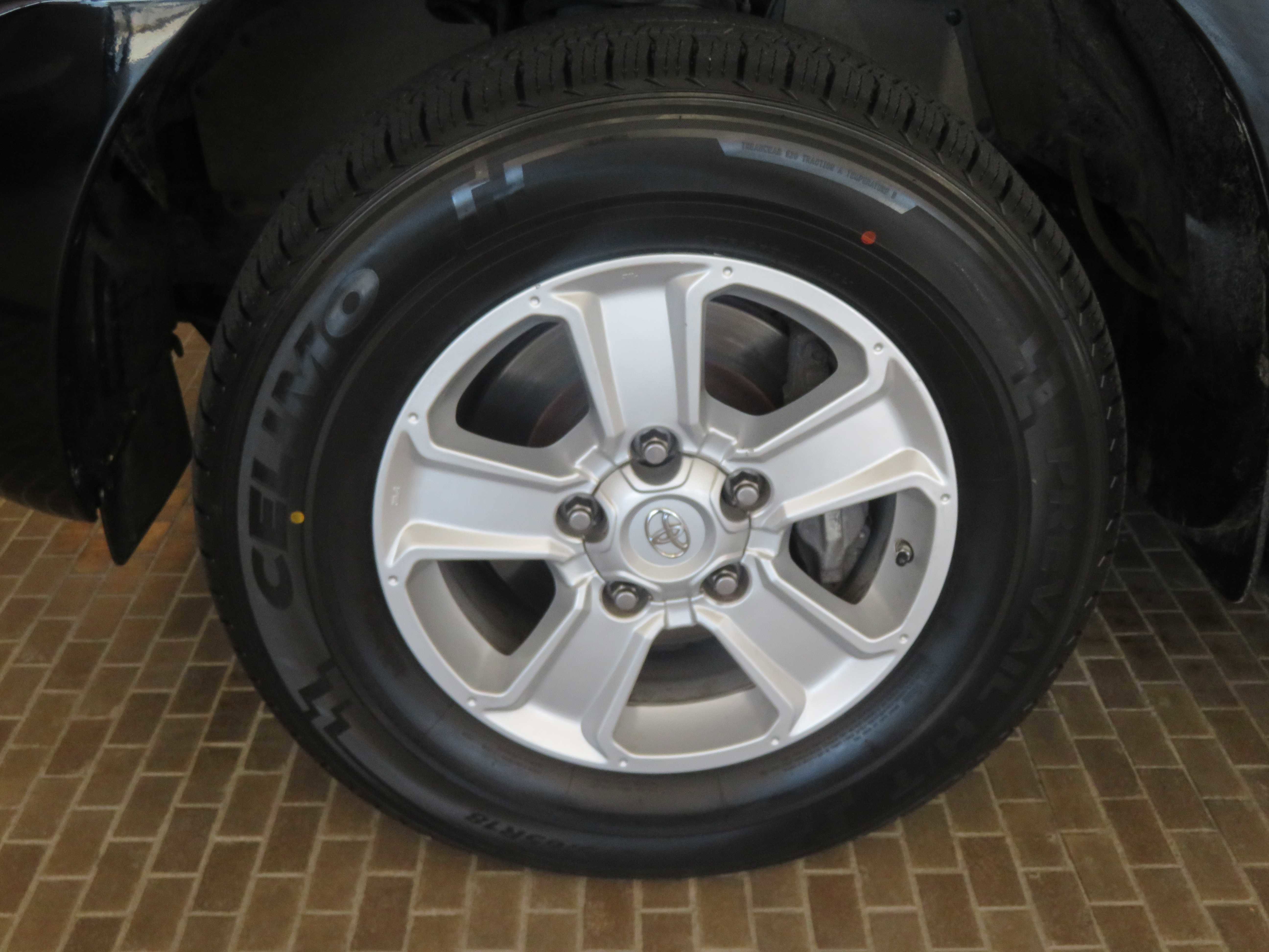 Used 2019 Toyota Sequoia SR5 AWD/4WD image 7