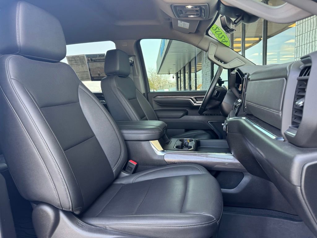 Used 2024 Chevrolet Silverado 3500 LTZ w/ LTZ Convenience Package image 16