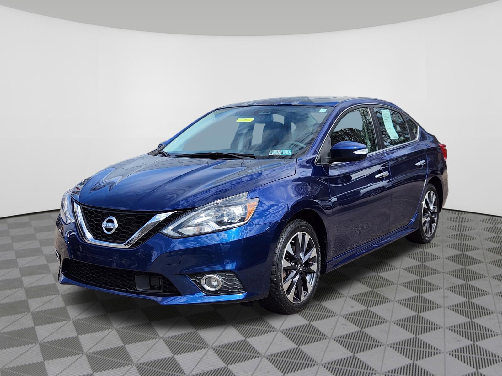 Used 2016 Nissan Sentra SR w/ SR Premium Package image 2
