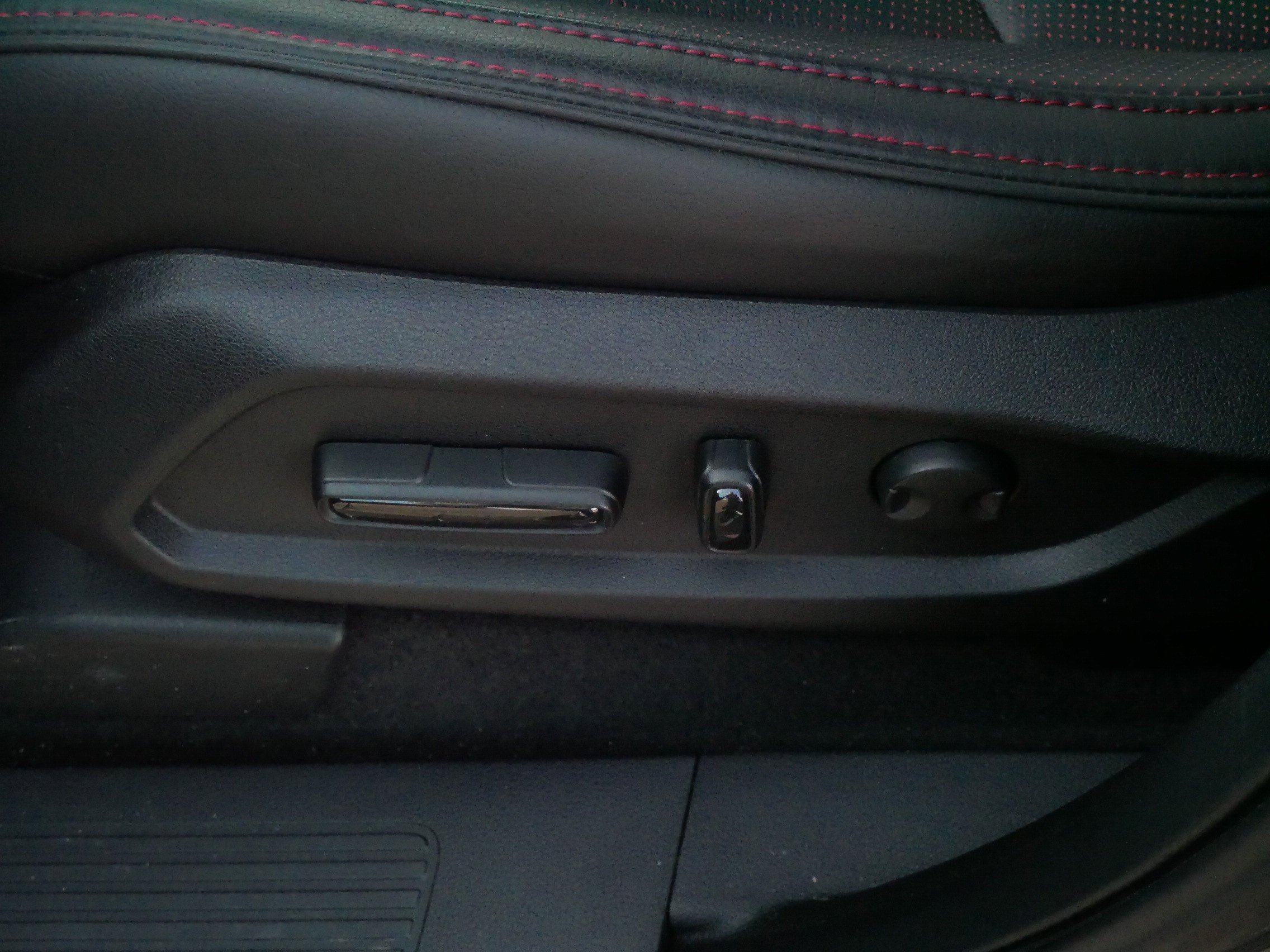 Certified 2025 Honda Pilot Black Edition image 22