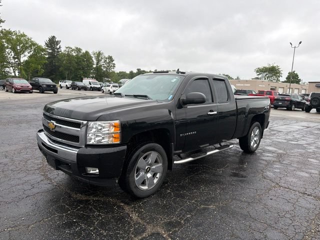 Used 2011 Chevrolet Silverado 1500 LT w/ All-Star Edition AWD/4WD image 4