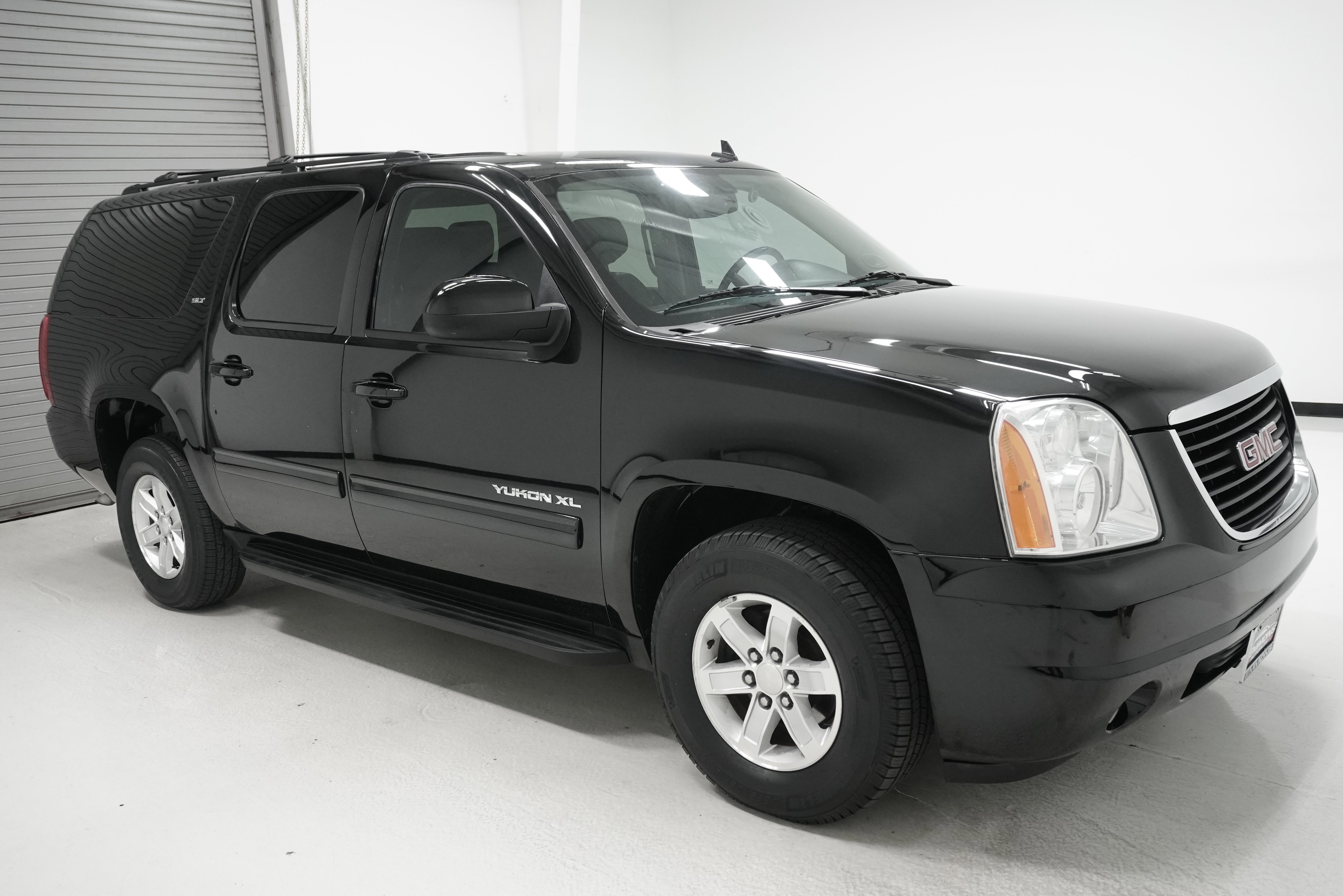 Used 2014 GMC Yukon XL SLT image 3