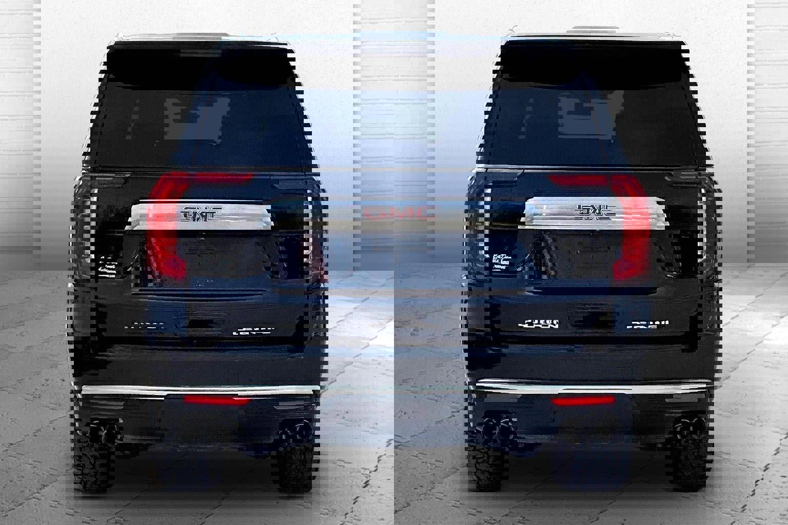 Used 2022 GMC Yukon XL Denali AWD/4WD image 3