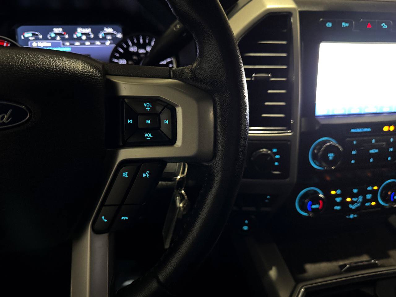 Used 2020 Ford F250 Lariat AWD/4WD image 23