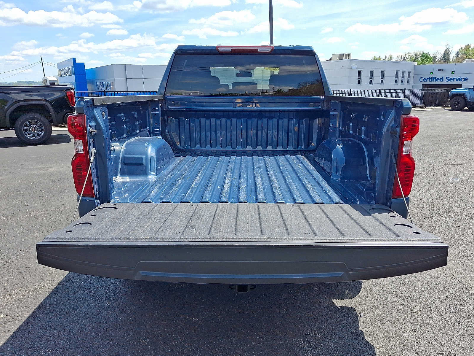 Used 2024 Chevrolet Silverado 1500 LT AWD/4WD image 28