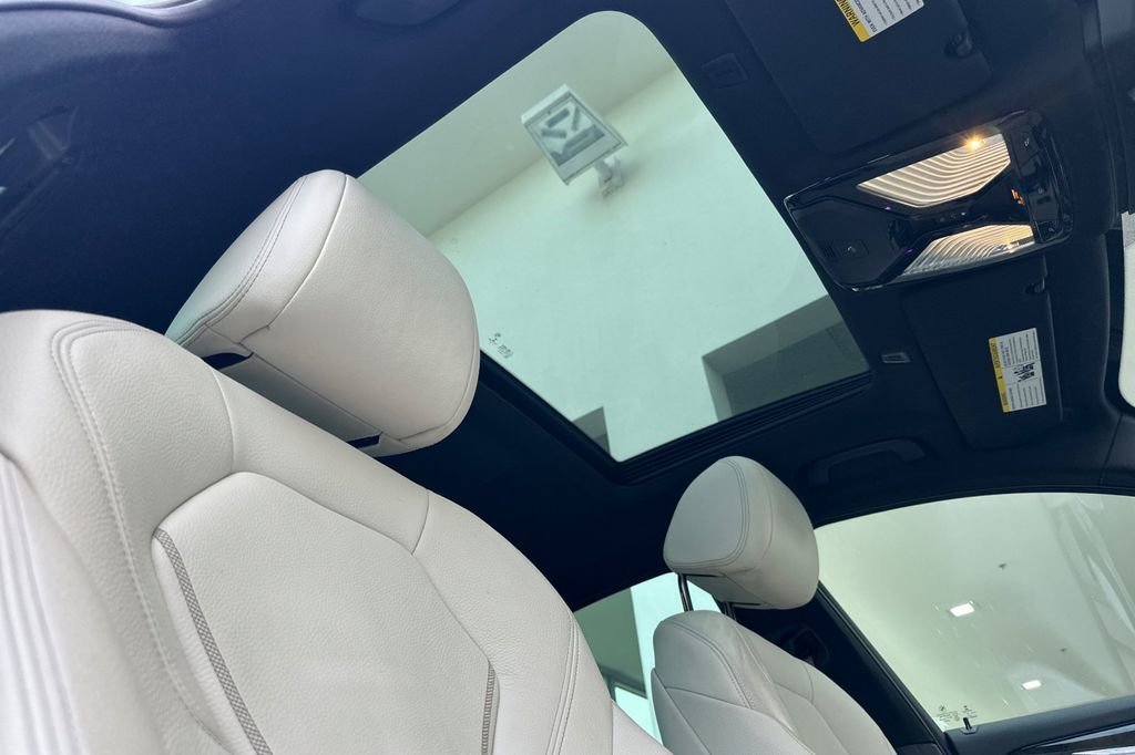 Used 2018 BMW 540i w/ M Sport Package image 17