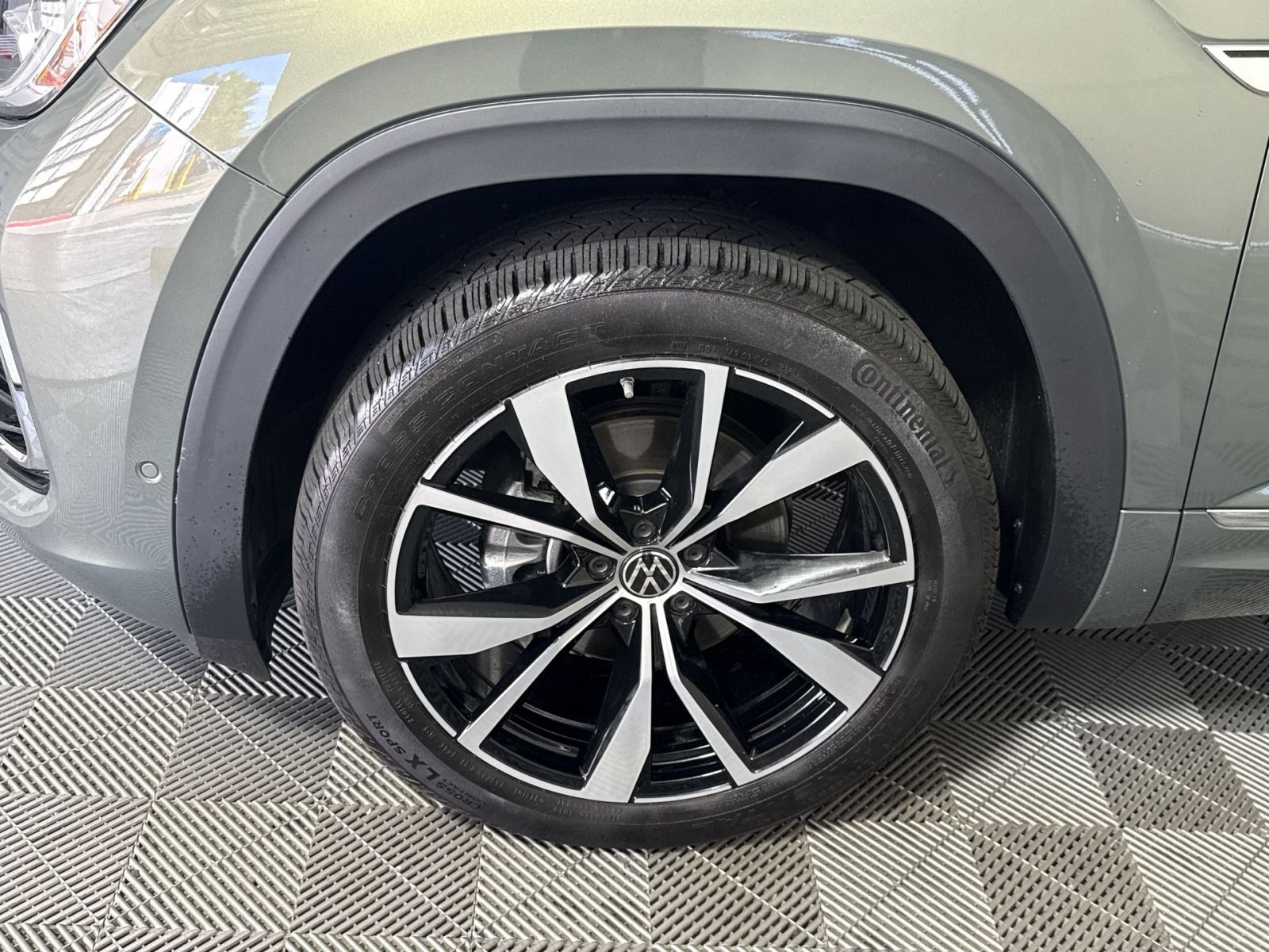 Used 2026 Volkswagen Atlas Cross Sport SEL Premium R-Line AWD/4WD image 12