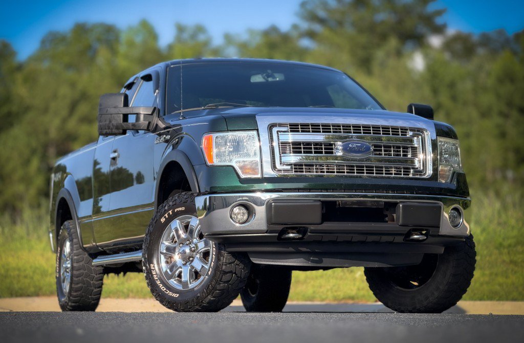 Used 2014 Ford F150 XLT w/ Equipment Group 302A Luxury AWD/4WD image 4