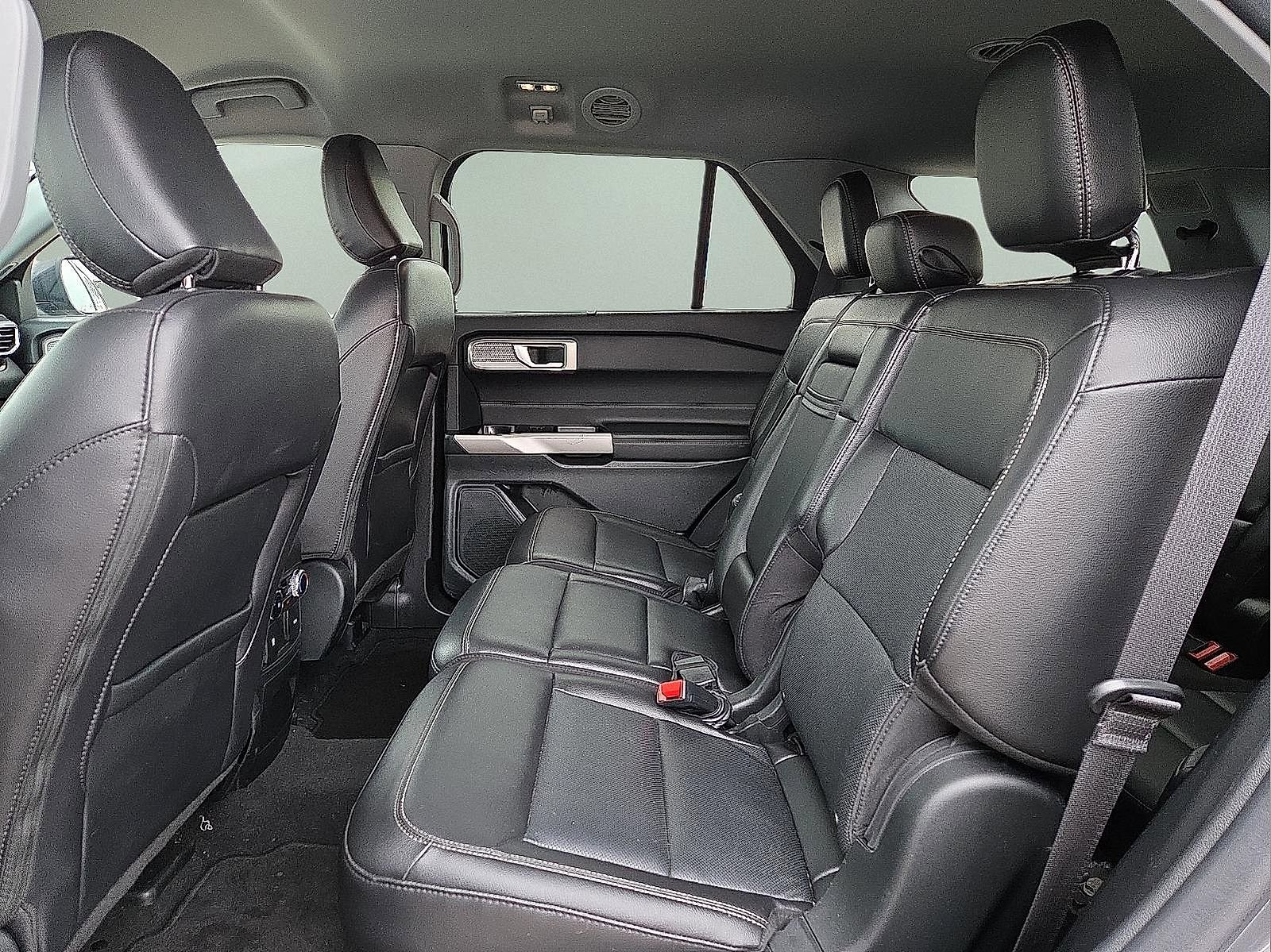 Used 2023 Ford Explorer Limited image 11