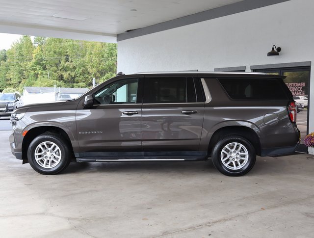 Used 2021 Chevrolet Suburban LT image 2