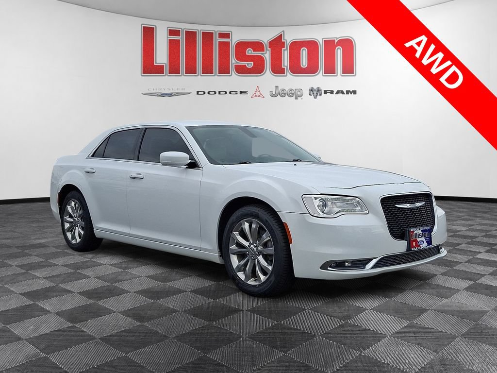 Used 2015 Chrysler 300 Limited w/ Driver Convenience Group AWD/4WD image 3