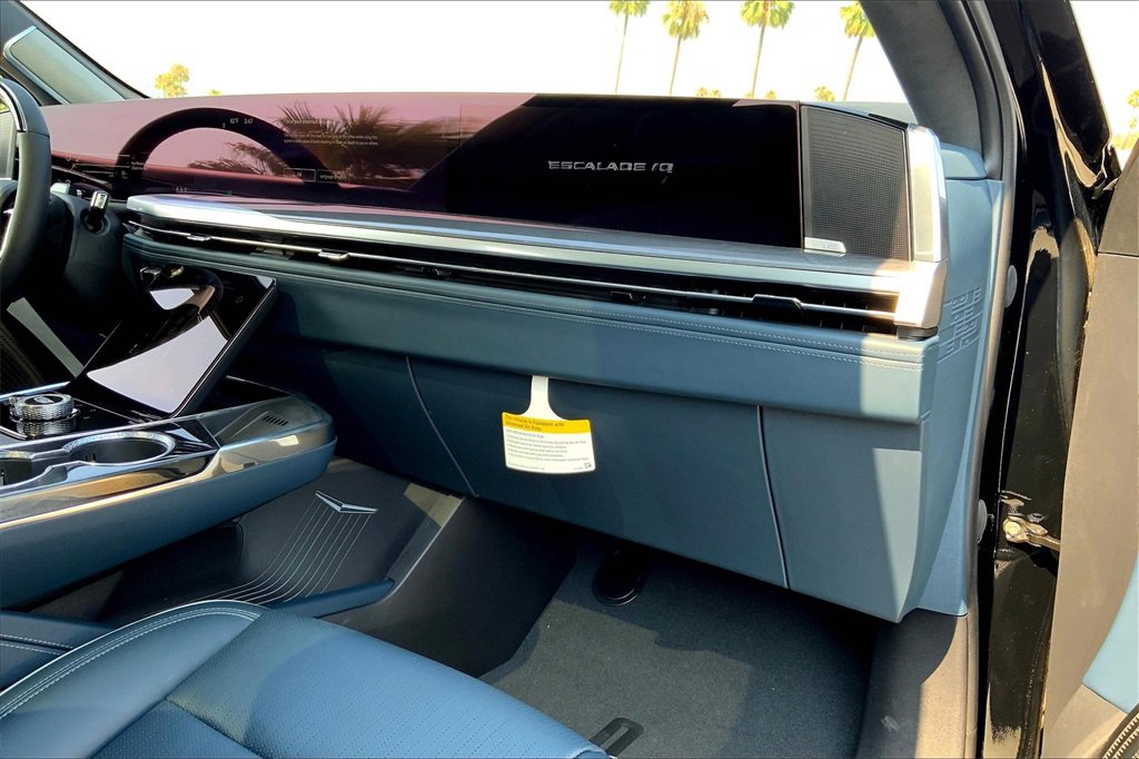 New 2026 Cadillac Escalade IQ Sport 2 w/ LPO, ONYX Package image 33
