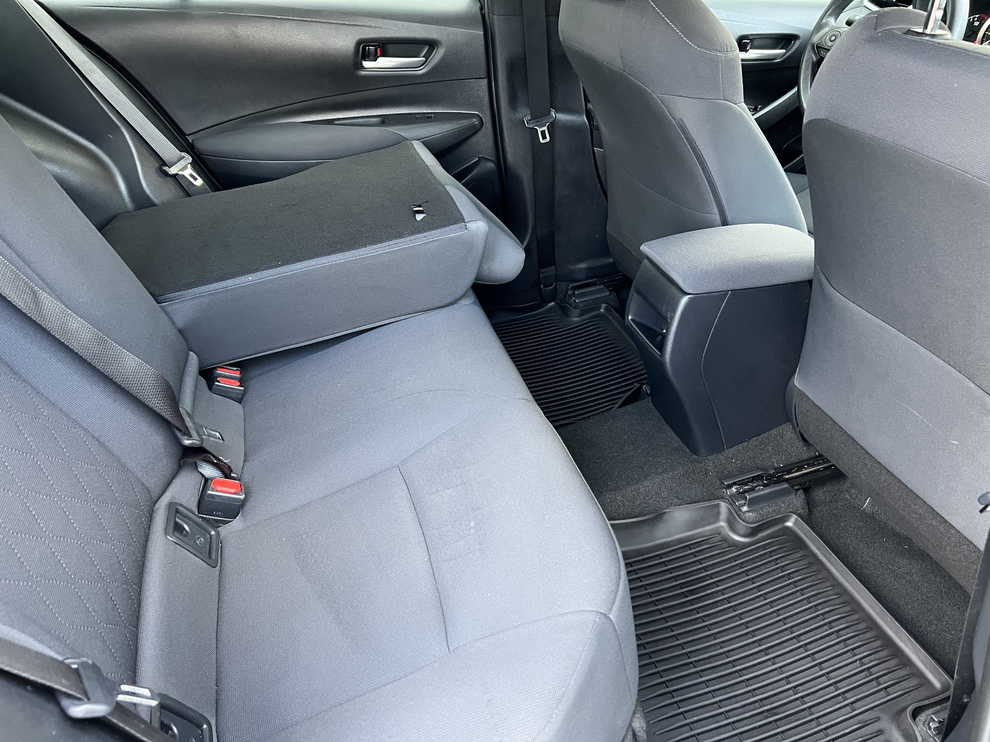 Used 2020 Toyota Corolla LE FWD image 20