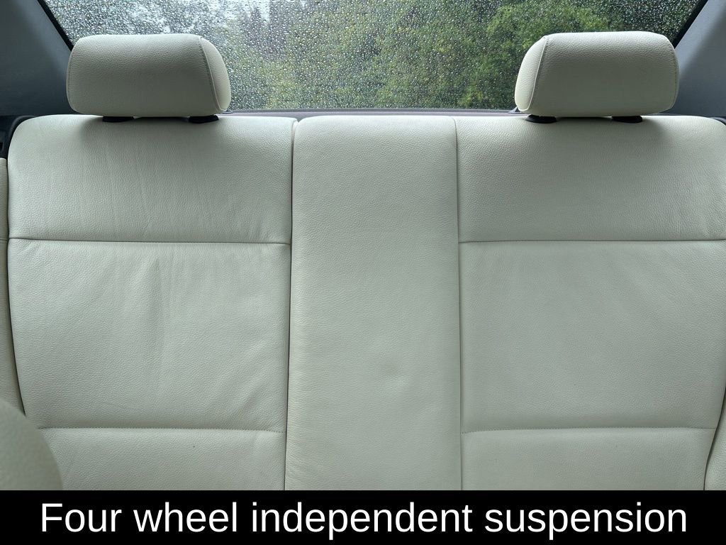 Used 2011 BMW 128i Coupe w/ Premium Pkg RWD image 10