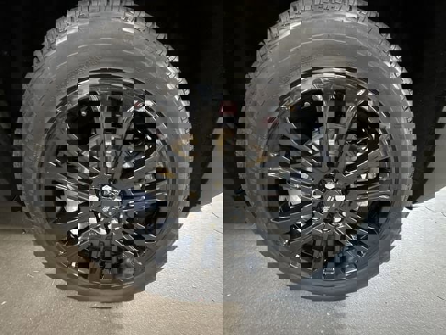 Used 2023 GMC Acadia SLE w/ Driver Convenience Package image 31