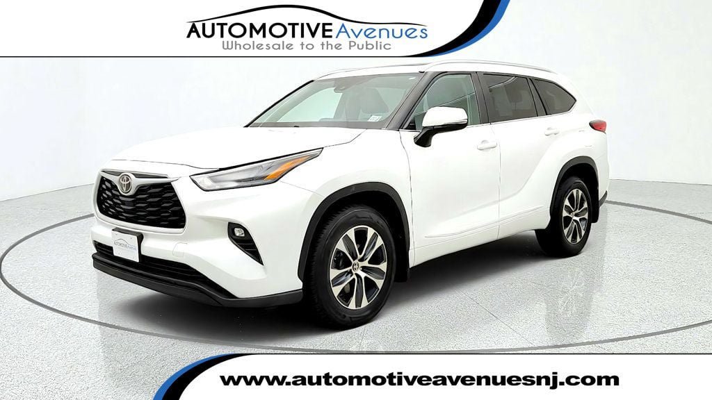 Used 2023 Toyota Highlander XLE