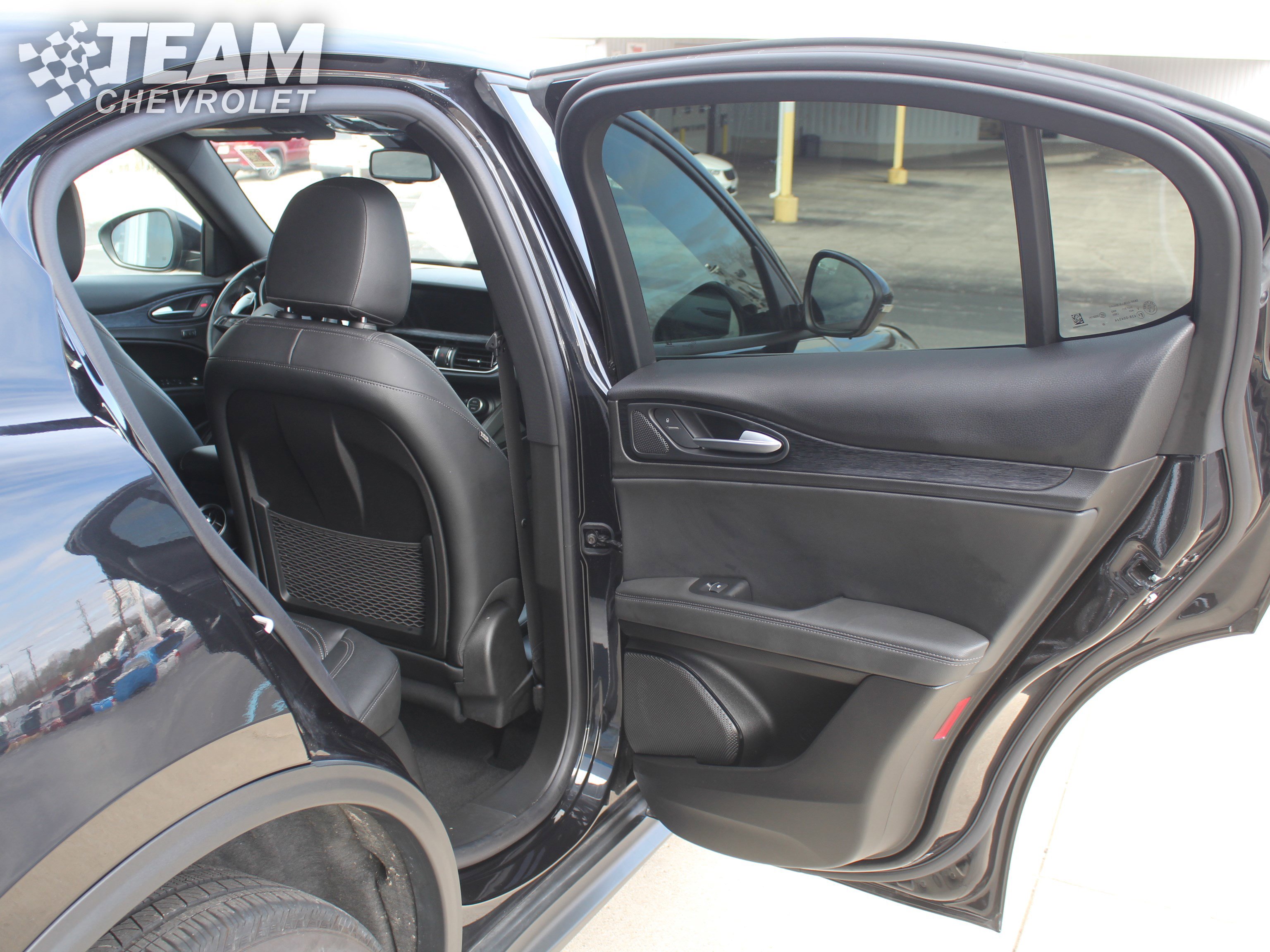 Used 2024 Alfa Romeo Stelvio Sprint image 23