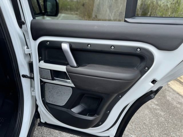 Certified 2024 Land Rover Defender 130 X-Dynamic SE AWD/4WD image 18