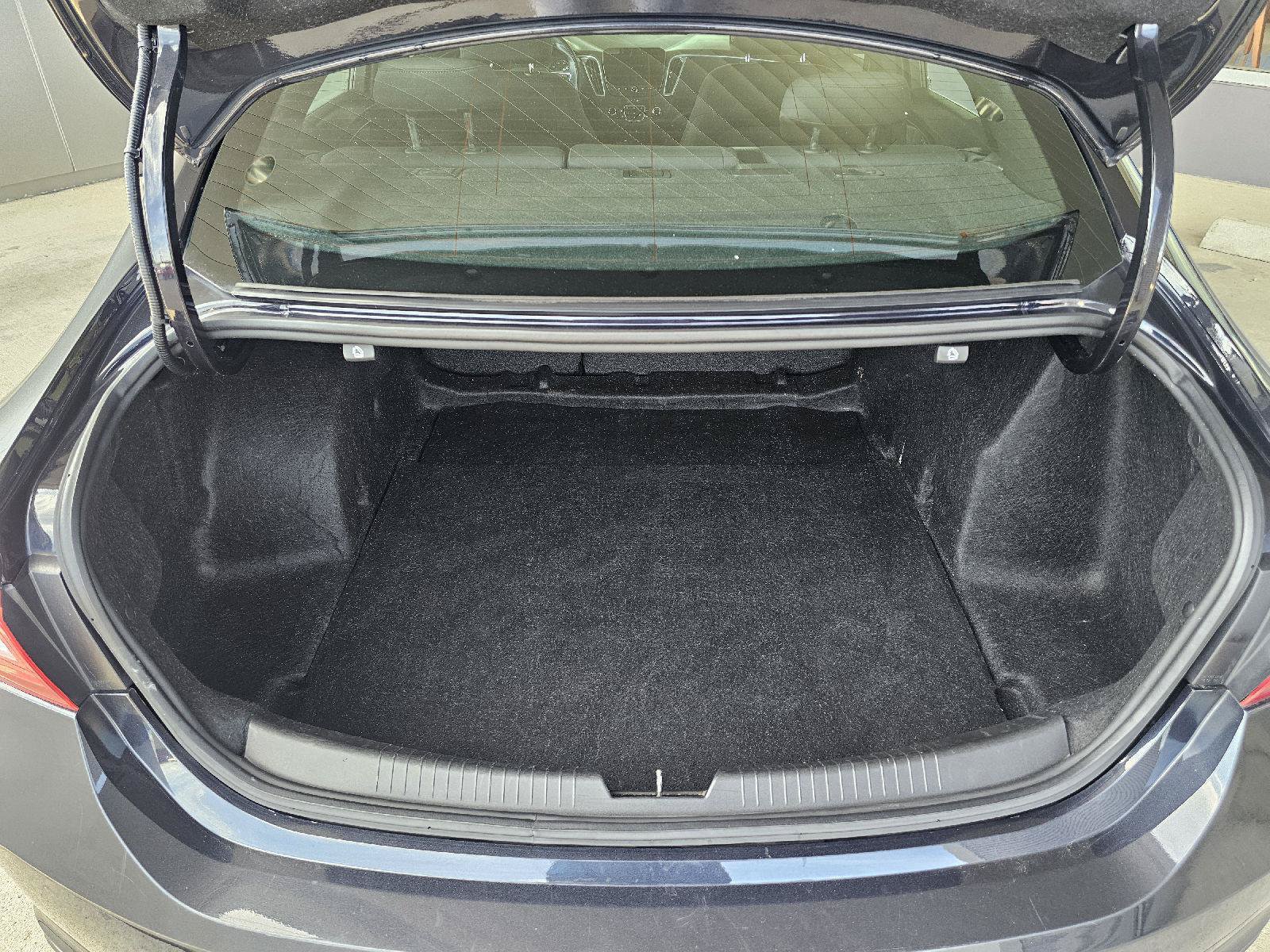 Used 2023 Chevrolet Malibu LT FWD image 15