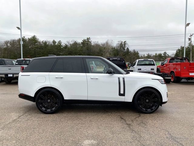 Used 2025 Land Rover Range Rover SE image 2