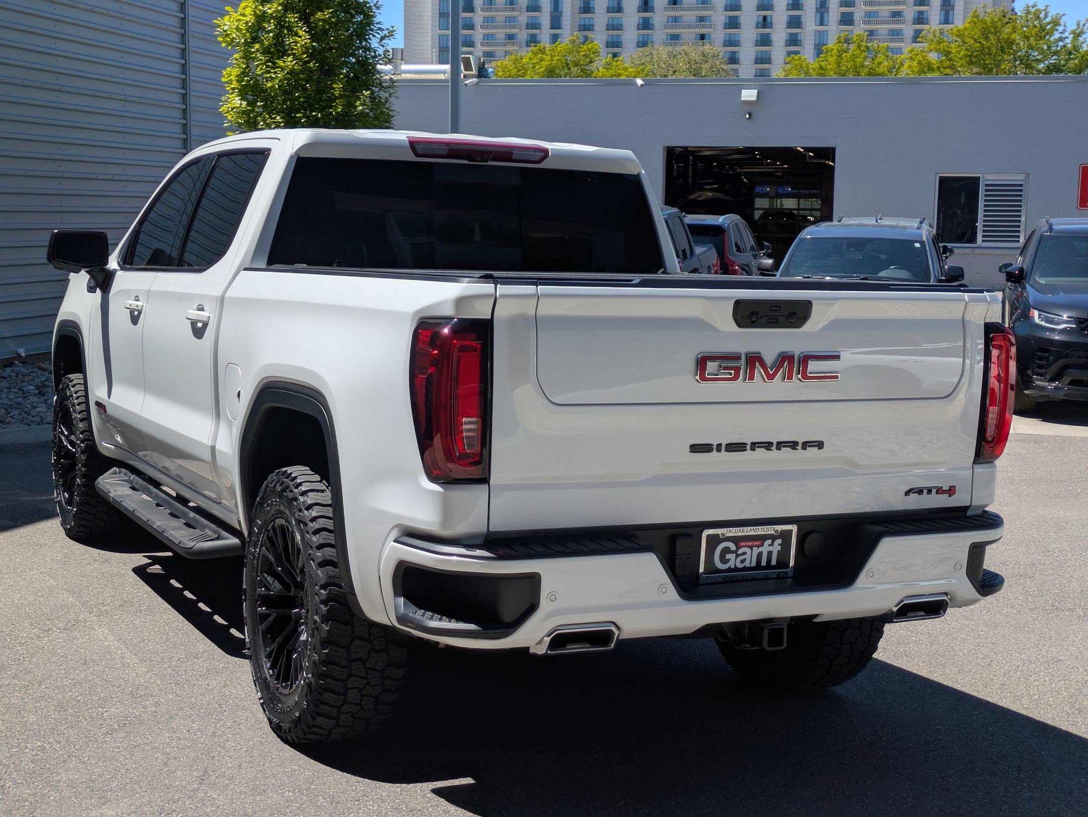 Used 2024 GMC Sierra 1500 AT4 w/ Technology Package AWD/4WD image 7
