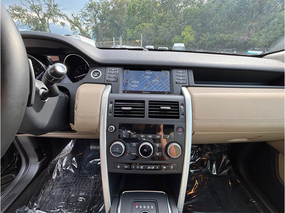 Used 2019 Land Rover Discovery Sport HSE AWD/4WD image 11