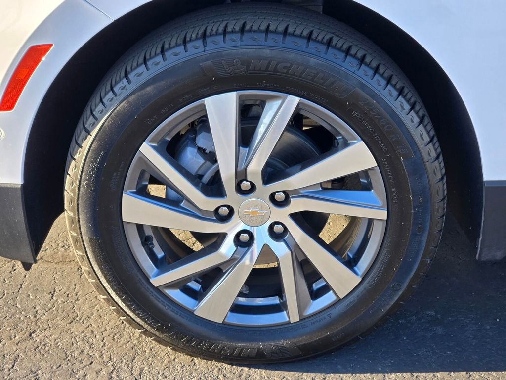 Used 2023 Chevrolet Equinox Premier image 9