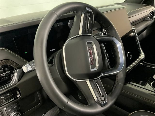 Used 2025 GMC Yukon XL Elevation w/ LPO, Elevation Black Package AWD/4WD image 22